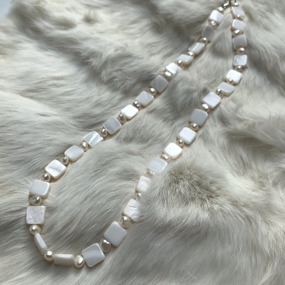 White Pearl & Abalone Tiles Necklace Set 925 - Picture 6 of 7